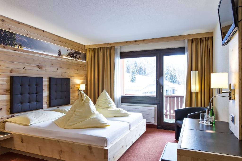 Hotel Palue Pontresina Pokoj fotografie